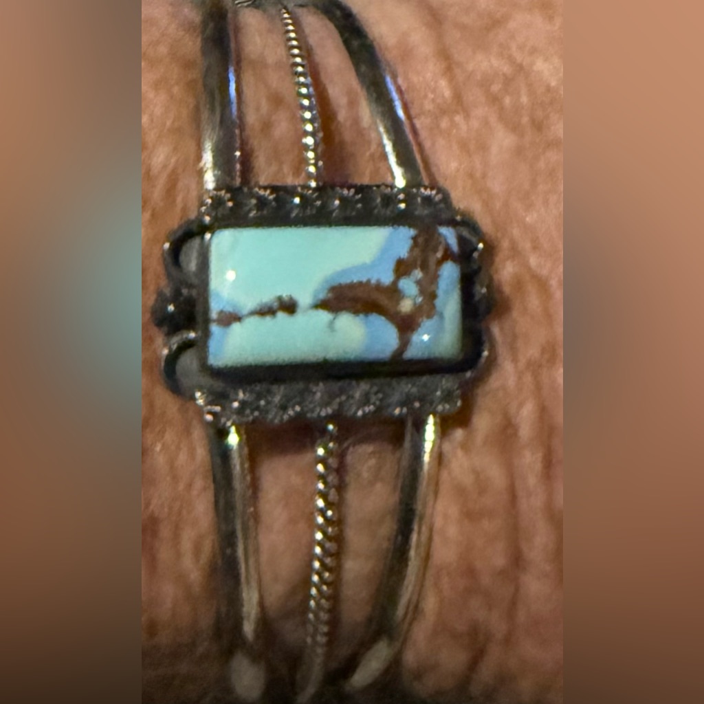 10/28 Elegant Sterling Silver “Golden Hills” Turquoise Bracelet